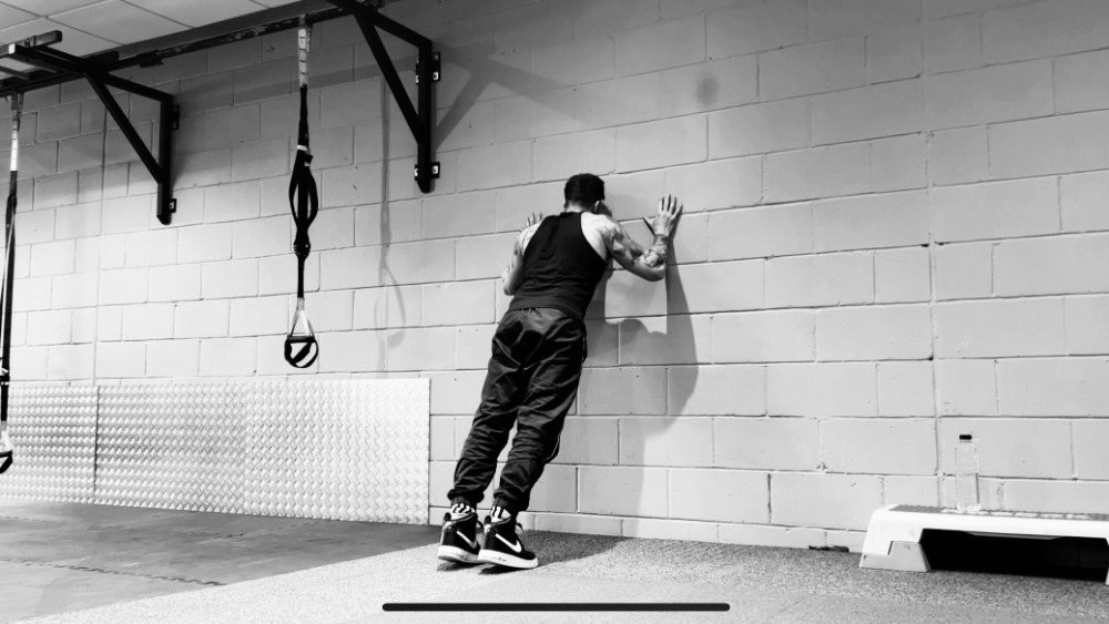 wall press-up
